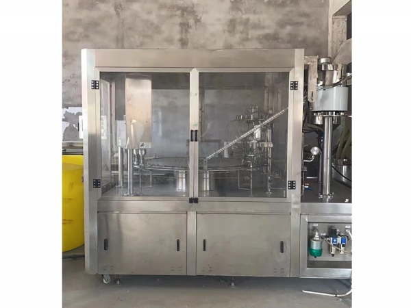 自立袋吸嘴自動灌裝機